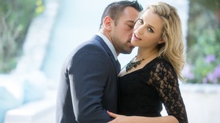 Mia Malkova och Johnny Castle i Blond porr video